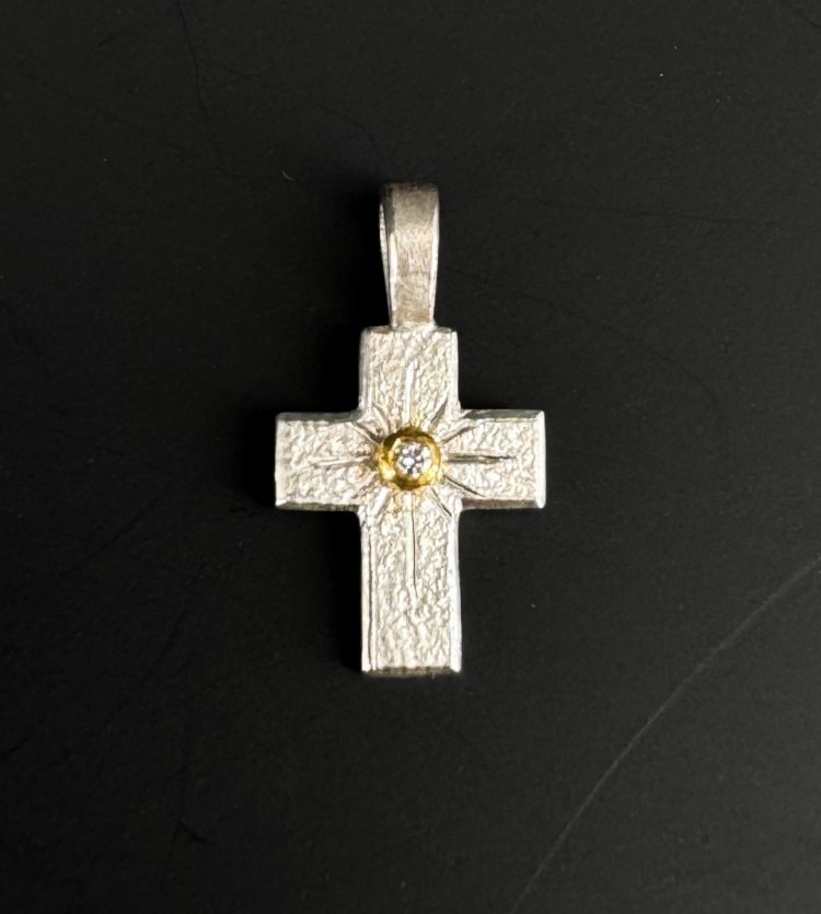 Kreuz Anhänger mit Brillant